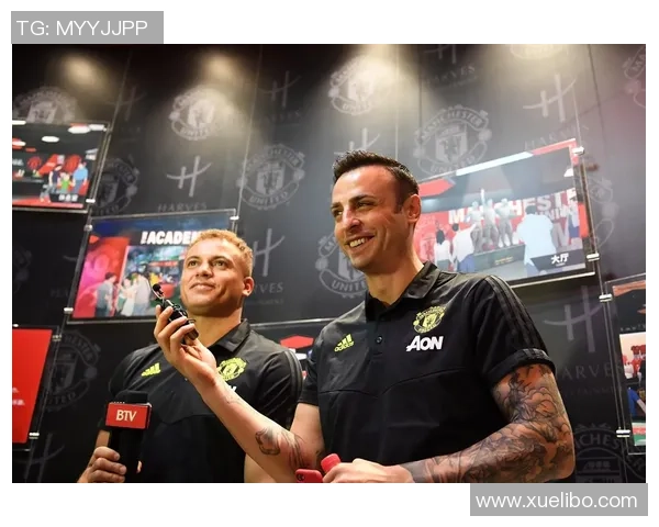 足球球星如何通过奋斗与成功回报父母恩情与付出 足球球星如何通过奋斗与成功回报父母恩情与付出